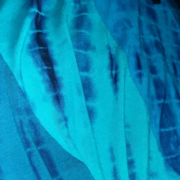 Tye dye acid blue knit skirt 20" waist - Picture 4 of 4
